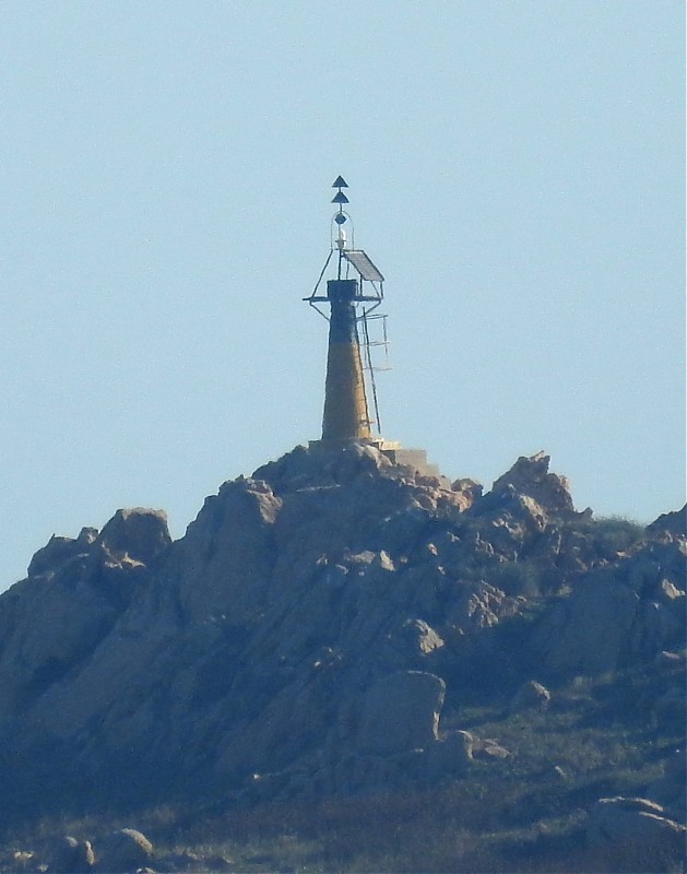 SARDINIA - Isolotti di Li Nibani -	N Islet light
Keywords: Sardinia;Italy;Mediterranean sea