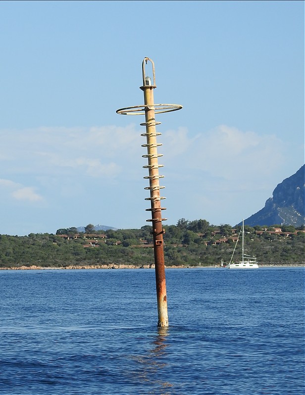 SARDINIA - Capo Coda Cavallo - Scoglio Testa di Moro light
Keywords: Sardinia;Italy;Mediterranean sea;Offshore