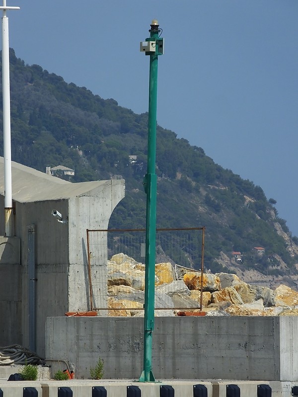 IMPERIA - Porto Maurizio - Molo di San Lazzaro Head light
Keywords: Italy;Mediterranean sea;Imperia