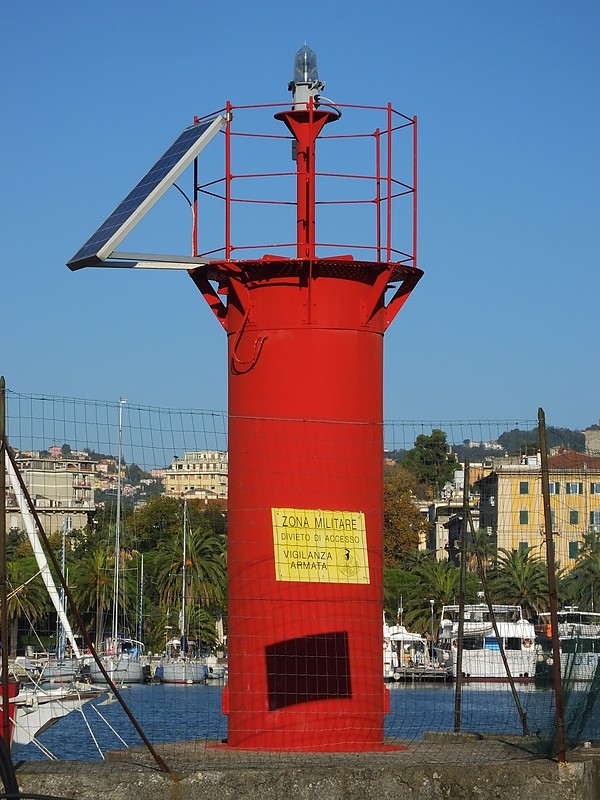 LA SPEZIA - Molo Mirabello - Head light
Keywords: Spezia;Italy;Ligurian sea