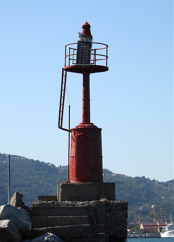 LA SPEZIA - Darsena Duca Degli Abruzzi - Diga di Cadimare - Head light
Keywords: Spezia;Italy;Ligurian sea