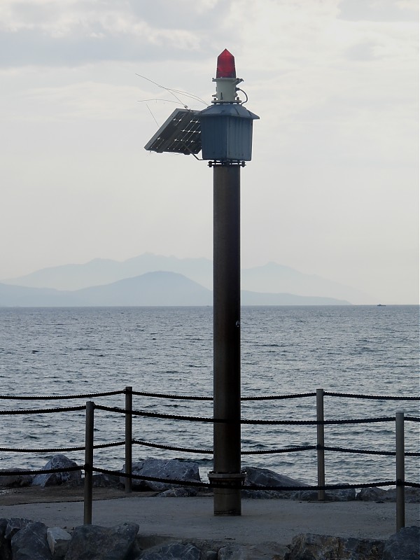 GOLFO DI FOLLONICA - Porto di Carbonifera - Outer Mole Head light
Keywords: Tyrrhenian sea;Italy
