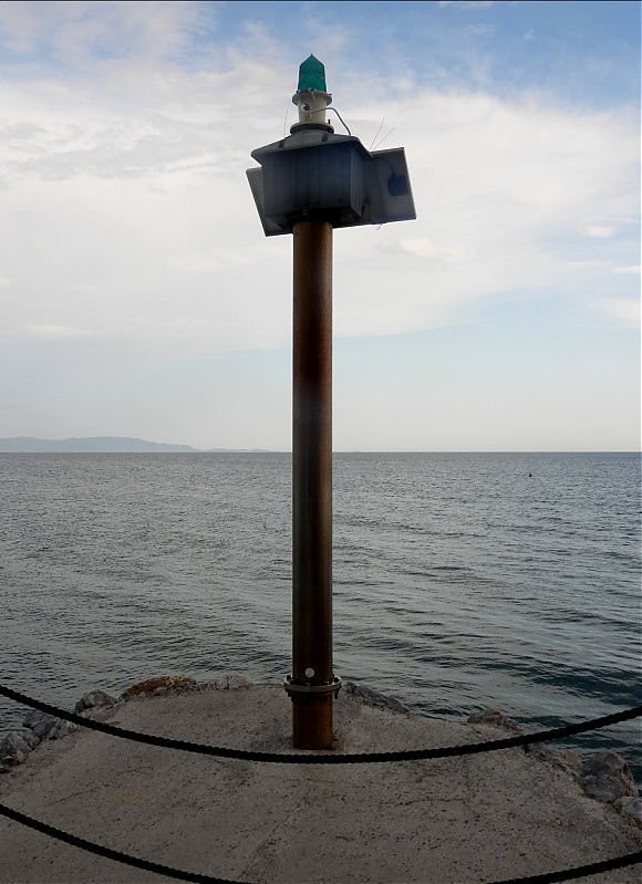 GOLFO DI FOLLONICA - Porto di Carbonifera - Inner Mole Head light
Keywords: Tyrrhenian sea;Italy