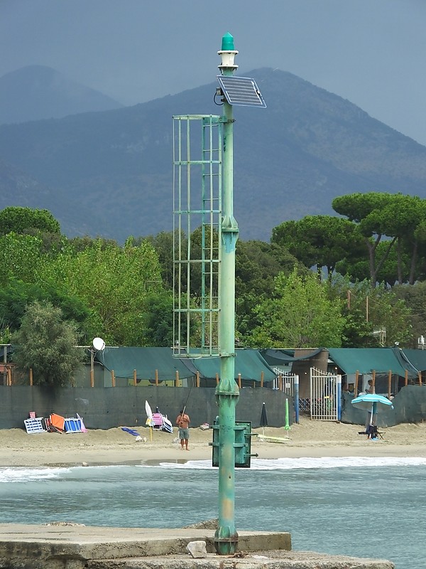 TERRACINA - Porto Badino - Entrance light
Keywords: Italy;Terracina;Tyrrhenian Sea