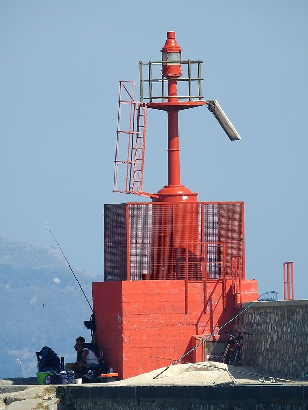 TERRACINA - Molo Gregoriano - Head light
Keywords: Italy;Tuscany;Tyrrhenian sea;Terracina