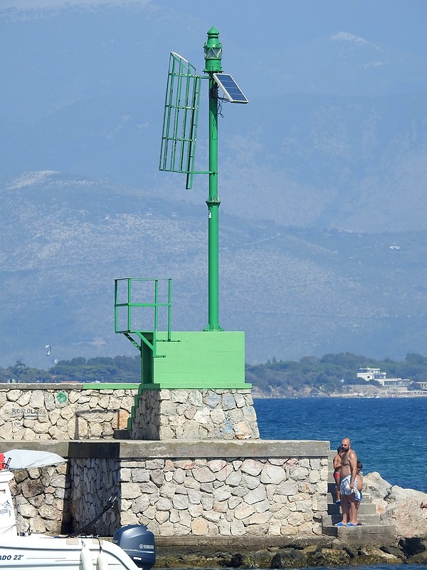 TERRACINA - New Harbour- Outer Mole - Head light
Keywords: Italy;Tuscany;Tyrrhenian sea;Terracina