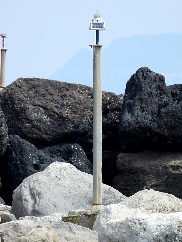 ISCHIA - Punta Sant'Angelo - W Pier light
Keywords: Ischia;Italy;Tyrrhenian Sea