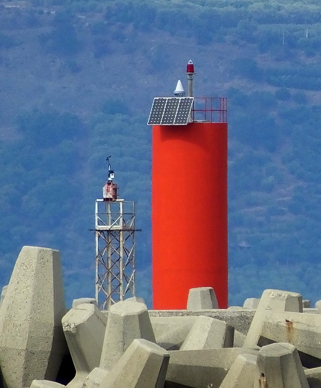 GIOIA TAURO - N Mole - head light
Keywords: Italy;Tyrrhenian Sea