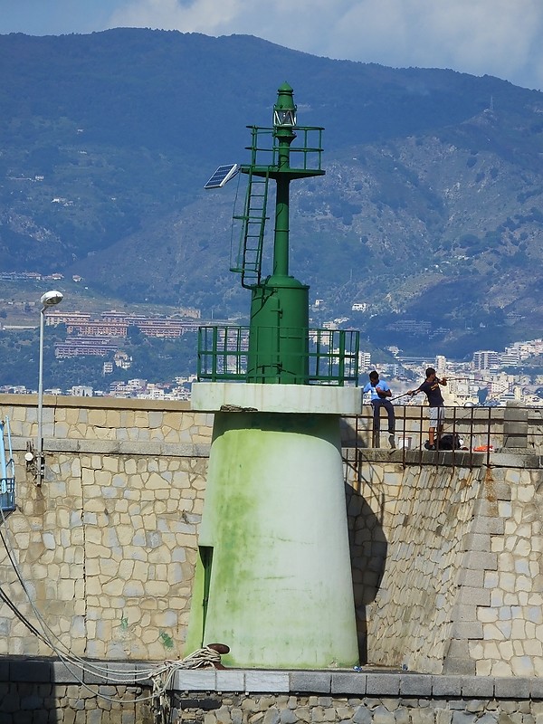 REGGIO DI CALABRIA - Molo di Ponente - Head light
Keywords: Reggio Di Calabria;Italy;Strait of Messina