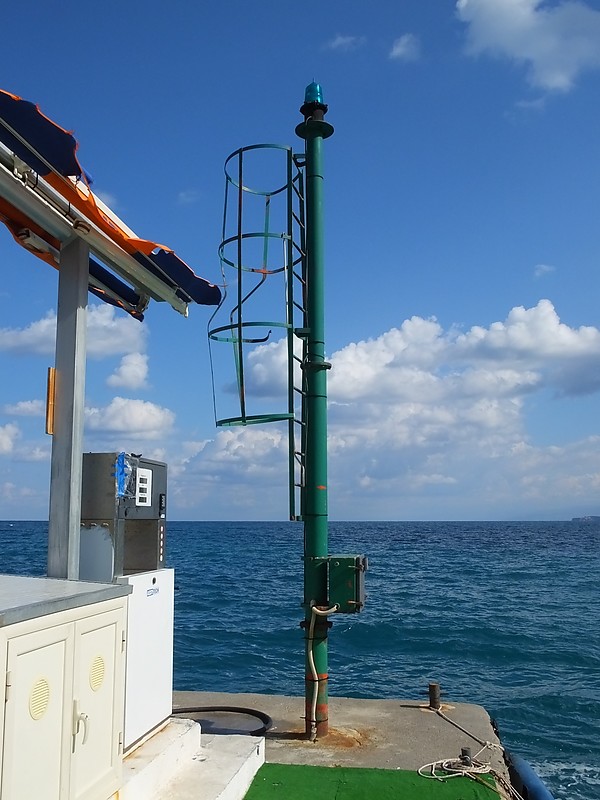 CEFALÙ - T-Jetty - S Side Head light
Keywords: Sicily;Italy;Mediterranean sea;Cefalu