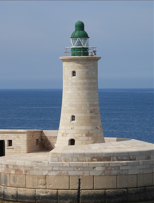 LA VALLETTA - Grand Harbour - Breakwater Head - St. Elmo lighthouse
Keywords: Malta;Valletta;Mediterranean sea