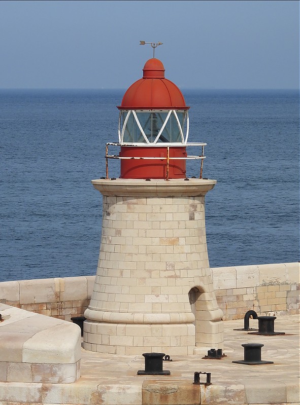 LA VALLETTA - Grand Harbour - Ricasoli Breakwater - Head lighthouse
Keywords: Malta;Valletta;Mediterranean sea