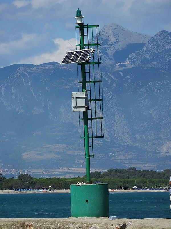 LAGHI DI SIBARI - Approach Channel. Entrance Mole Head - E Side light
Keywords: Sibari;Corigliano;Italy;Golfo di Corigliano;Mediterranean sea