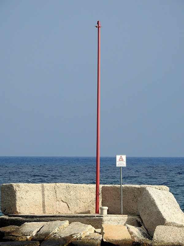 TORRE A MARE - Outer Mole - Head light
Keywords: Apulia;Italy;Adriatic sea