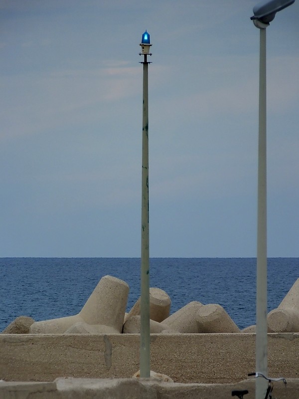 GIOVINAZZO - W Mole - Head light
Keywords: Italy;Adriatic sea;Apulia