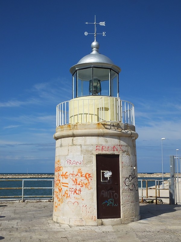 TRANI - Molo Sant'Antonio - 120m from Head Lighthouse
Keywords: Italy;Adriatic sea;Apulia;Trani