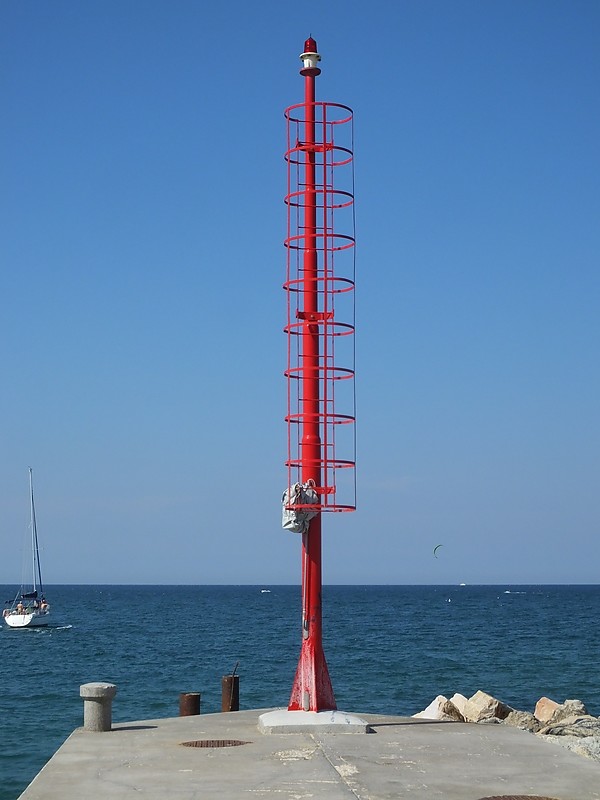 PORTO VERDE - Marina - E Mole - Head light
Keywords: Italy;Adriatic sea;Rimini