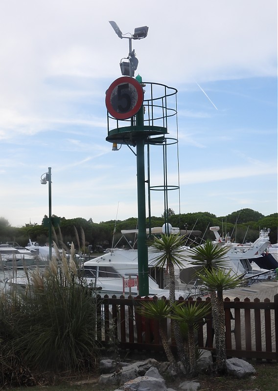 LIGNANO SABBIADORO - Tagliamento River - Darsena Marina Punta Verde - E Side light
Keywords: Gulf of Venice;Italy;Adriatic sea