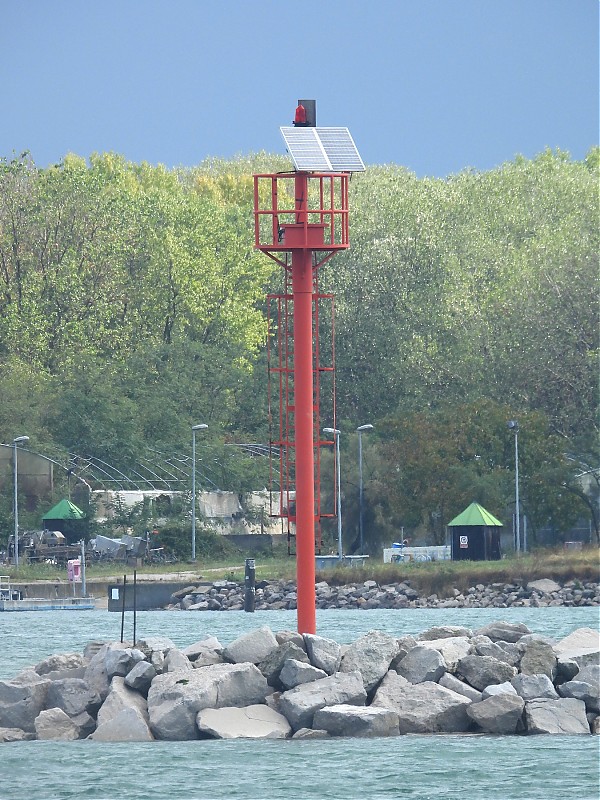 LIGNANO - Laguna Marano - Terramare Marina - Breakwater E Side Head light 
Keywords: Gulf of Venice;Italy;Adriatic sea;Lignano