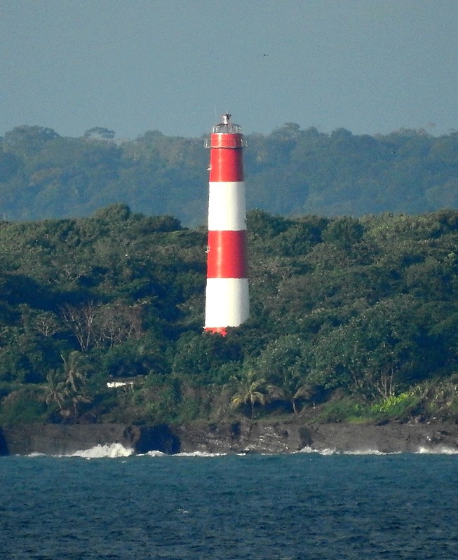 BUENAVENTURA - Bahía M�?laga - Isla La Palma Lighthouse
Keywords: Colombia;Buenaventura;Pacific ocean;Bahia Malaga
