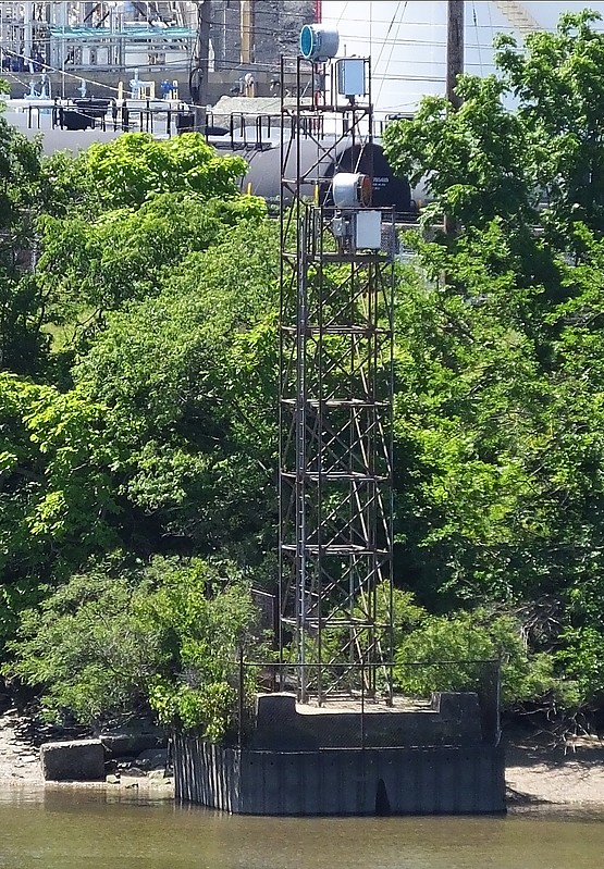 New Jersey / Delaware River - Tinicum Ldg Lts - Common front light
Keywords: New Jersey;Delaware River;United States