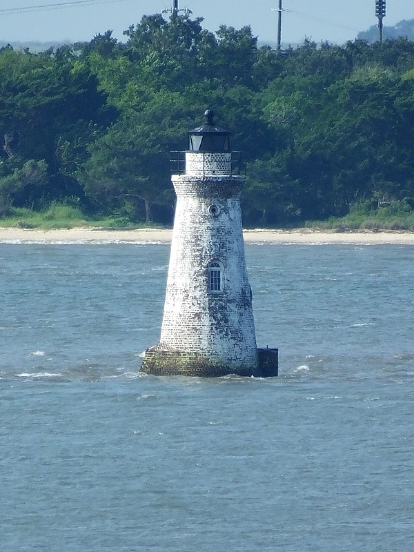 SAVANNAH RIVER - South Channel Cockspur Lighthouse
Keywords: Georgia;United States;Savannah River