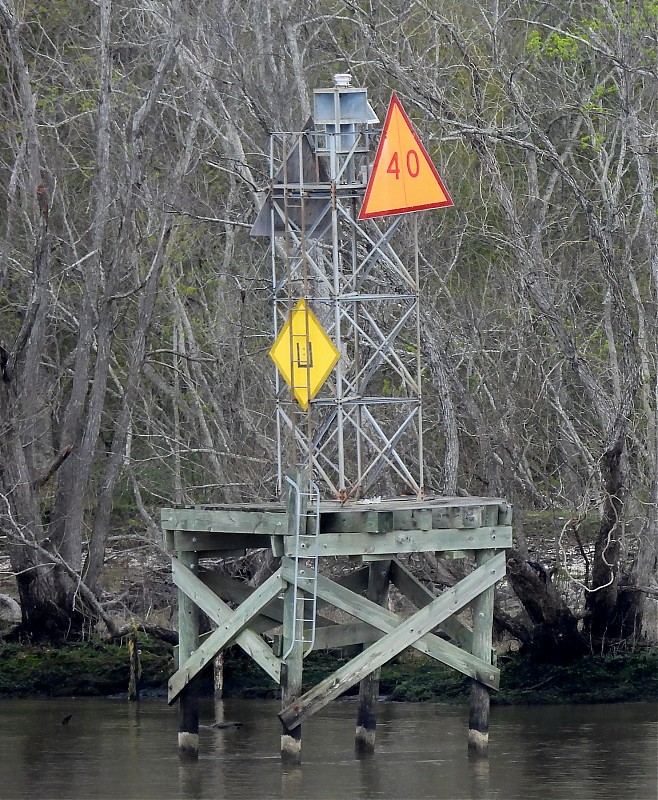 MISSISSIPPI RIVER - Nestor Canal - No 40 light
Keywords: Louisiana;United States;Mississippi;Offshore