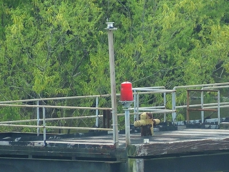 MISSISSIPPI RIVER - CCI Port Nickel - Dock light
Keywords: Louisiana;United States;Mississippi