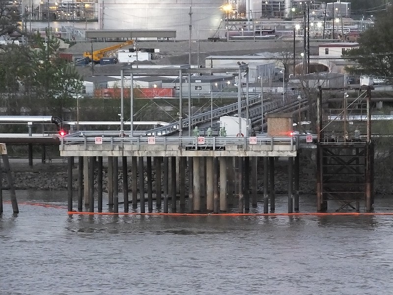 MISSISSIPPI RIVER - Orion Refinery - Dock 1 Light
Keywords: Louisiana;United States;Mississippi;New Orleans
