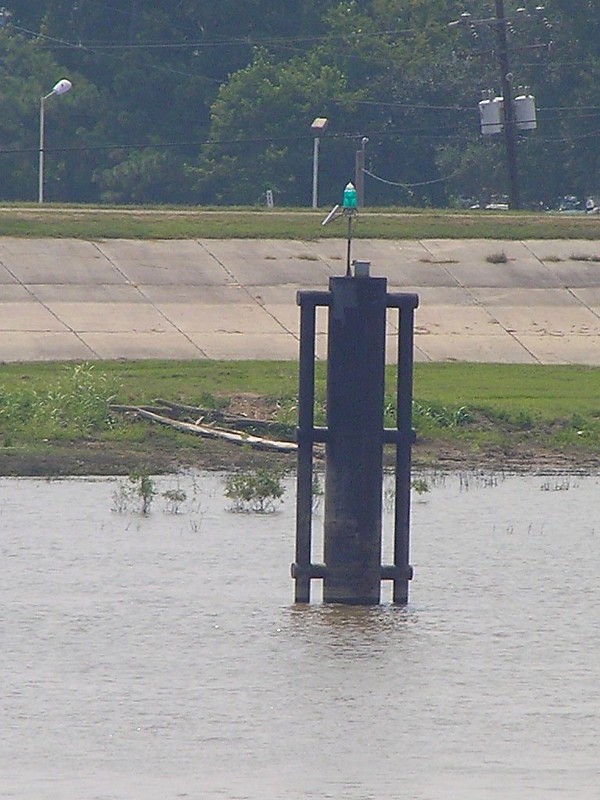 MISSISSIPPI RIVER - Koch Barge Dock light
Keywords: Louisiana;United States;Mississippi