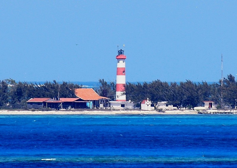 YUCATAN - Campeche Bank - Arrecife Alacr?n - Isla Pérez Lighthouse
Keywords: Mexico;Yucatan;Gulf of Mexico;Campeche