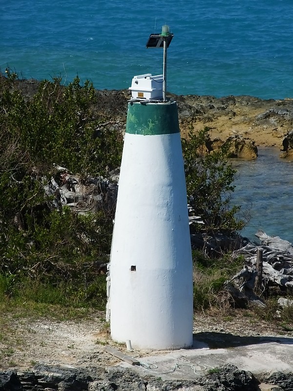 ST. GEORGE's - Town Cut Channel - Hen Island - NW Part light
Keywords: Saint George;Bermuda;Atlantic ocean