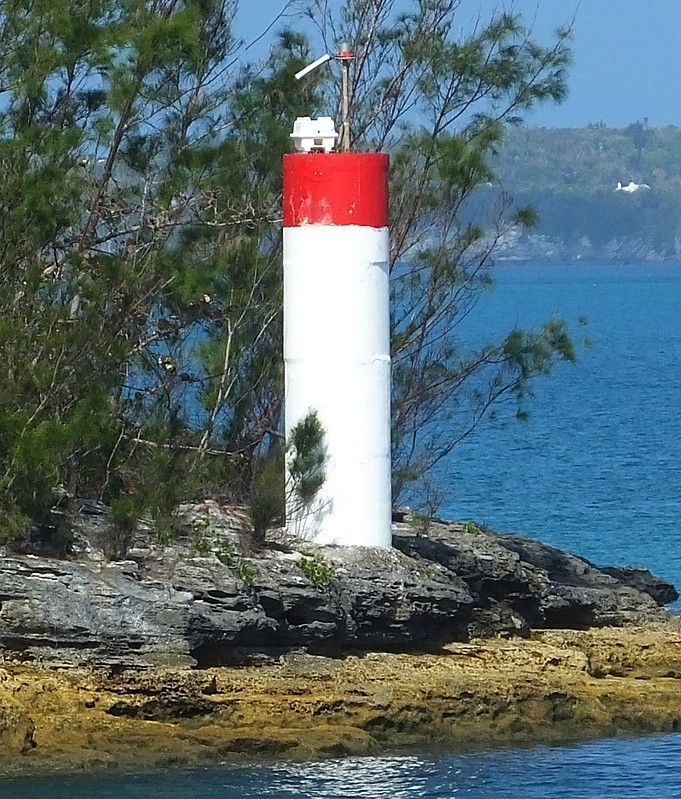 GREAT SOUND - Two Rock Passage - S Side - Lefroy Island - light
Keywords: Bermuda;Atlantic Ocean;Hamilton Island
