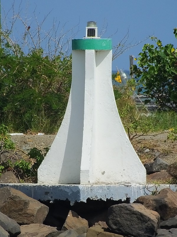 MARTINIQUE - Port Vauclin - East Breakwater - Head light
Keywords: Martinique;Caribbean sea