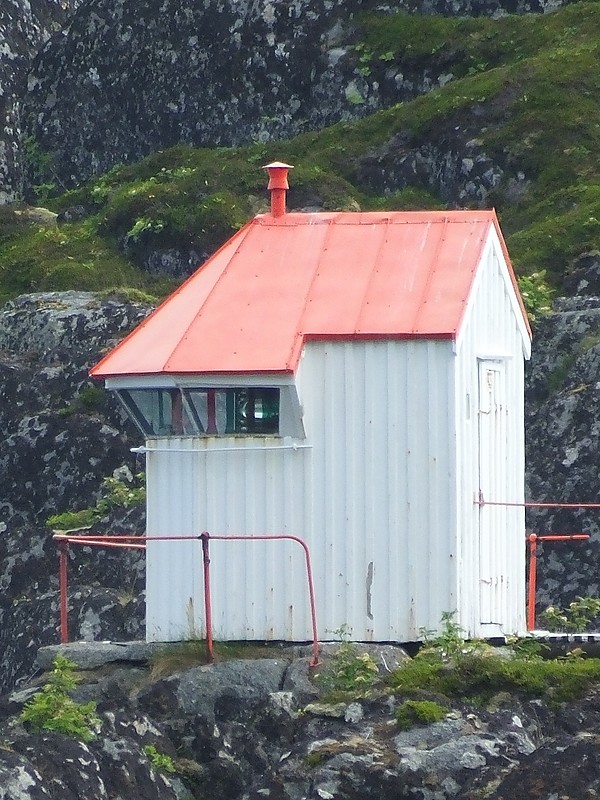 STEINE - Inlet S Side light
Keywords: Norway;Norwegian Sea;Vestvagoy;Vestfjord