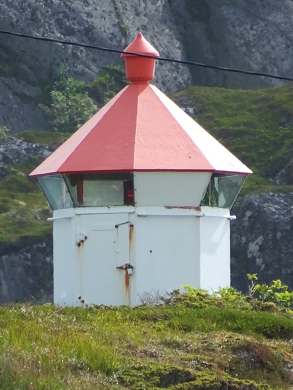 FINHOLMEN - østre Mortsund light
Keywords: Lofoten;Norway;Norwegian sea