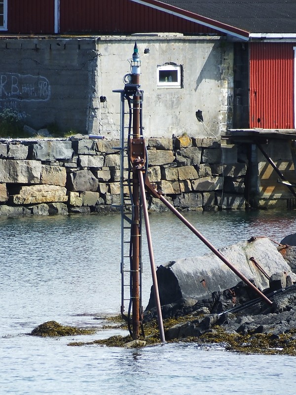 LAUKVIK - Seingsholmen light
Keywords: Lofoten;Norway;Norwegian sea