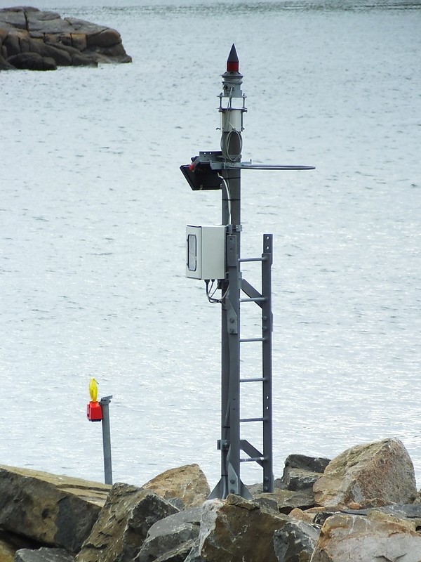 LANGØY - W Side - Skårvågen - Breakwater light
Keywords: Langoy;Vesteralen;Norway;Norwegian sea