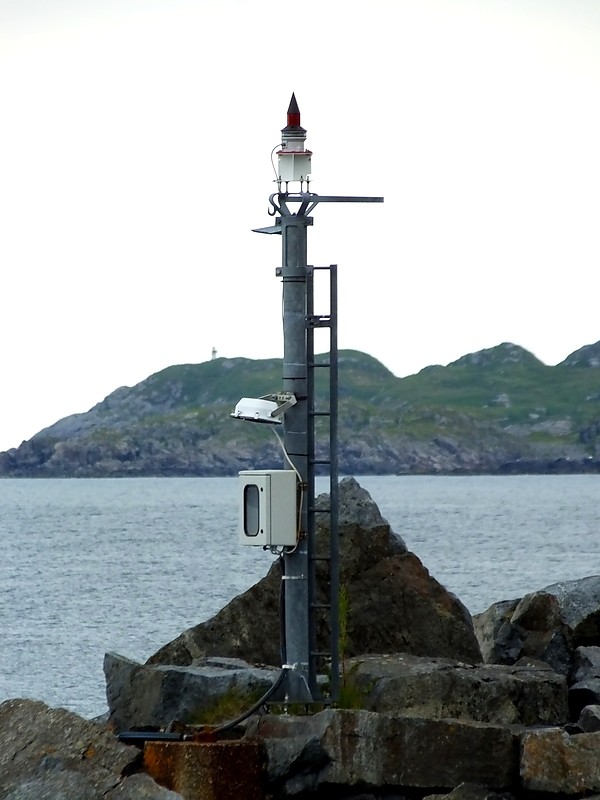 LANGØY - W Side - Nykvåg - N Mole Head light
Keywords: Langoy;Vesteralen;Norway;Norwegian sea