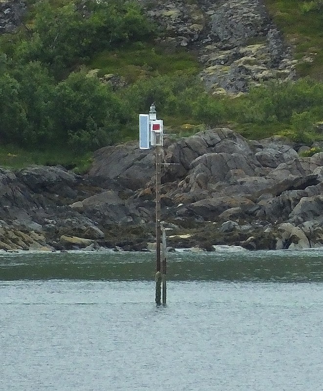 LANGØY - W Side - Lysvik light
Keywords: Langoy;Vesteralen;Norway;Norwegian sea;Offshore