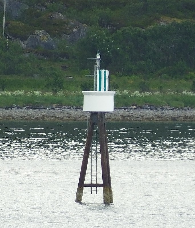 RISØYSUND - Nygårdsrevet - W side of S Reef light
Keywords: Risoysund;Norway;Offshore