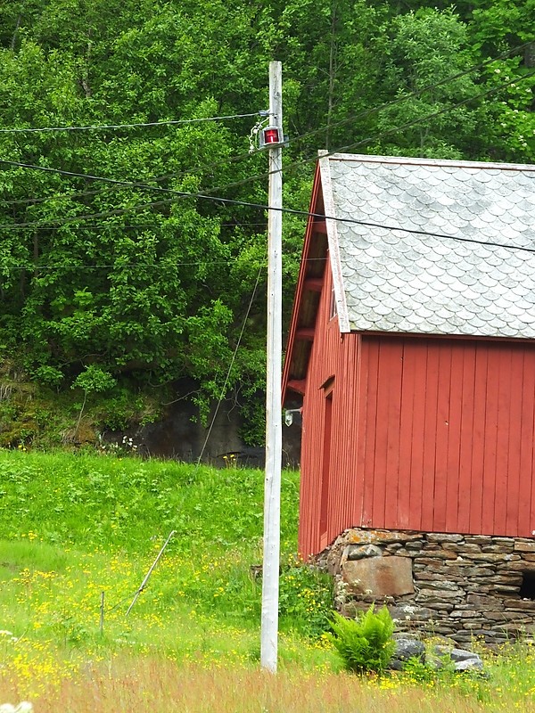 LAVANGERN - Skjelnes - Lts in line Rear
Keywords: Norway;Norwegian sea;Lavangern