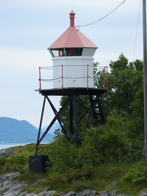 TRANØYFJORD - Stanglandets - E Side - Lekangneset lighthouse
Keywords: Tranoy;Norway