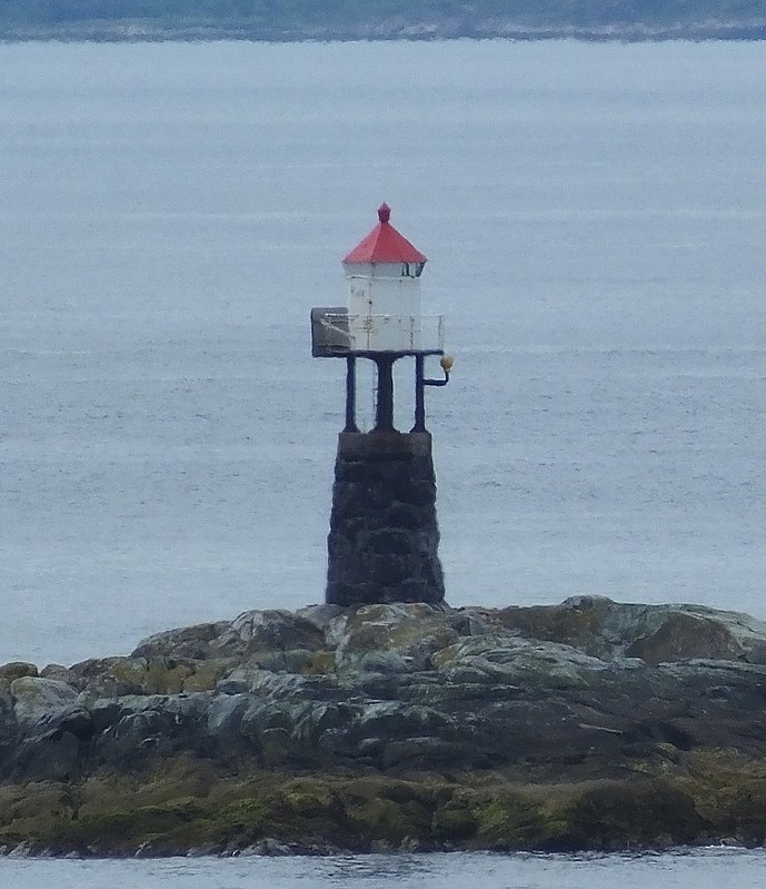 SENJA - W Side - Senjehestneset lighthouse
Keywords: Senja;Norway;Norwegian sea