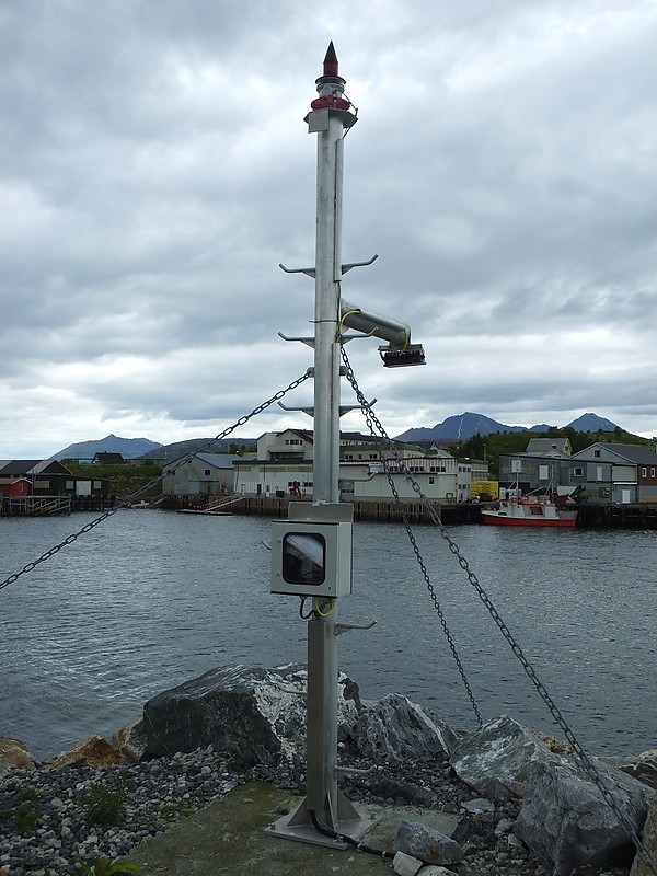 SOMMARØY - Lyngøy - Mole light
Keywords: Sommaroy;Norway;Norwegian sea