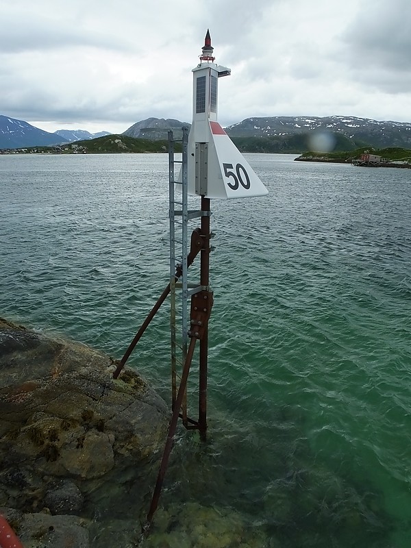 SOMMARØY - Lille Lyngøy light
Keywords: Sommaroy;Norway;Norwegian sea