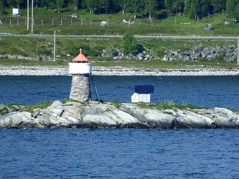 KVALSUND - Ytre Kårvik - Meholmen lighthouse
Keywords: Kvalsund;Norway;Norwegian sea;Offshore