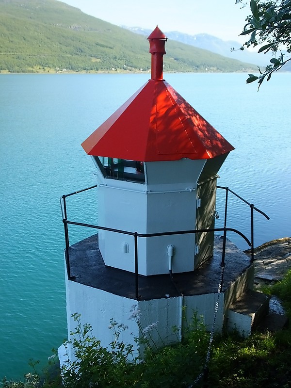 LYNGEN - Kåfjord - Mandalsklubben Lighthouse
Keywords: Lyngen;Norway