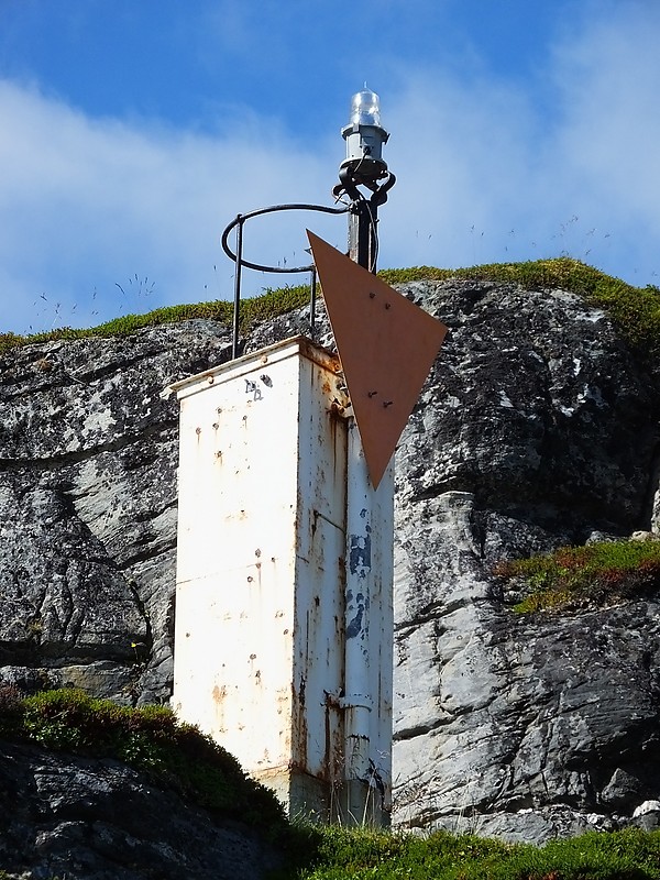 KVALØY - Forsøl - Outer Leading Lights 205° - Rear light
Keywords: Kvaloy;Barents sea;Norway