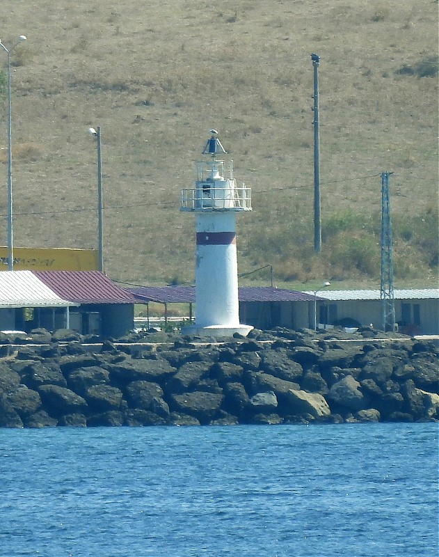 HELLESPONT/DARDANELLES - Lapseki Limani - Fisherman's Harbour - Secondary Breakwater Head light
Keywords: Dardanelles;Turkey